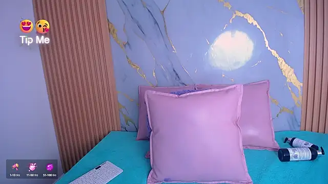 Ashly moss  online show from October 6, 6:19 am