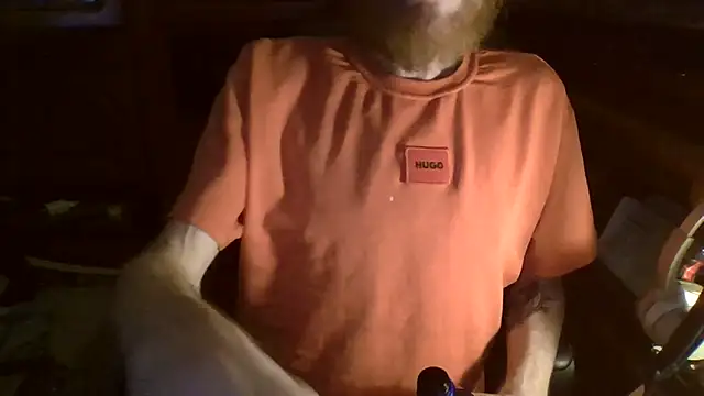 zipman92 online show from December 15, 6:13 pm