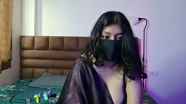 Snapshot of Gulaboo100 chatting on October 3, 6:07 am Gulaboo100 online show from October 3, 6:07 am