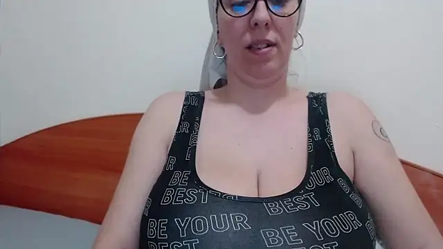 jollene online show from March 23, 3:18 pm