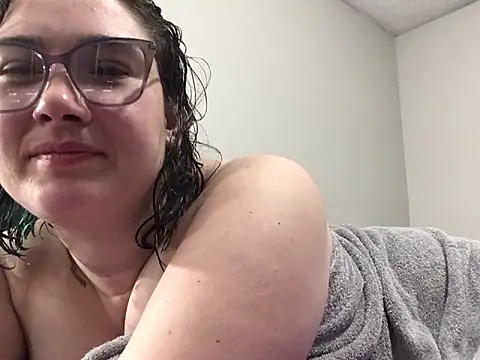paigeycakes online show from September 27, 5:36 am