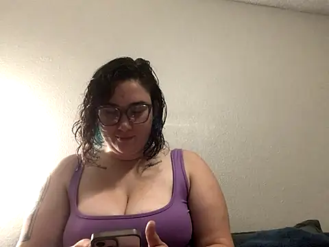 paigeycakes online show from October 3, 4:17 am