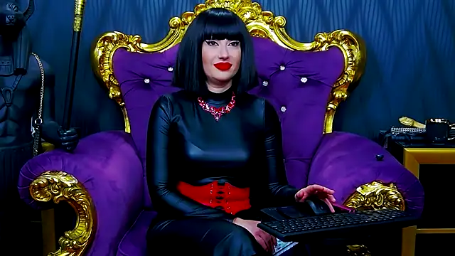 LaraMaeve online show from December 18, 7:02 am