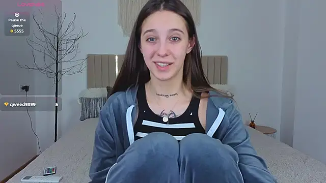 Little cherryy   online show from November 11, 8:55 am