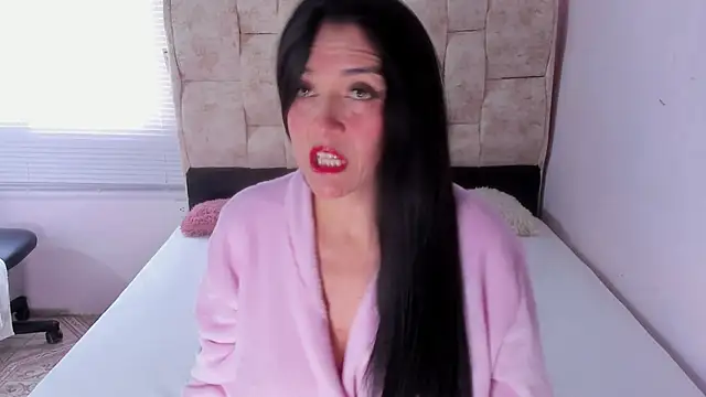 kethe love  online show from April 13, 7:58 pm