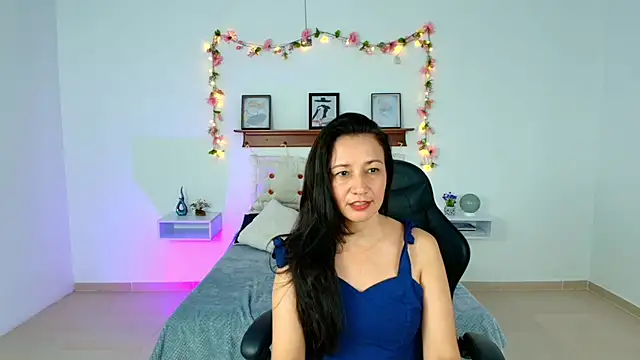 cherry juicyxxx online show from September 12, 9:00 pm