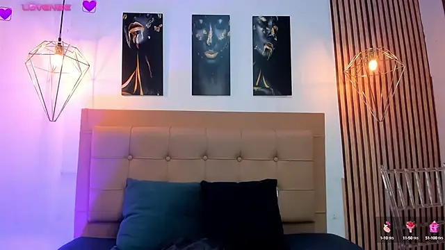 alesziarose online show from September 9, 8:08 pm