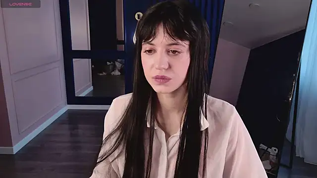 chloe dreammm online show from April 7, 5:20 am