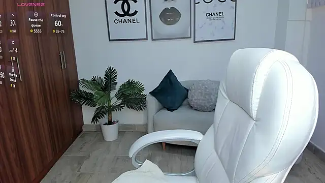 dafne hills online show from November 6, 7:09 pm