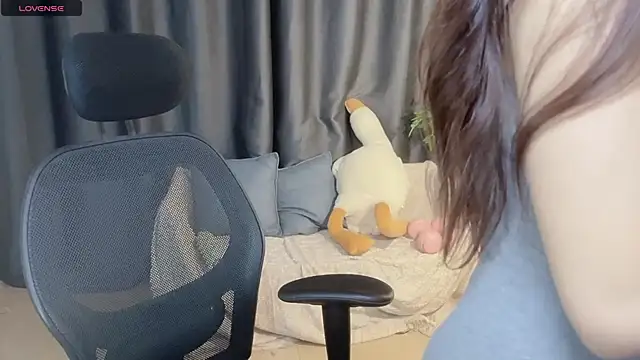 Yin-LL online show from September 30, 5:07 pm