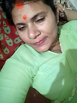 couple 71 online show from April 30, 7:13 am