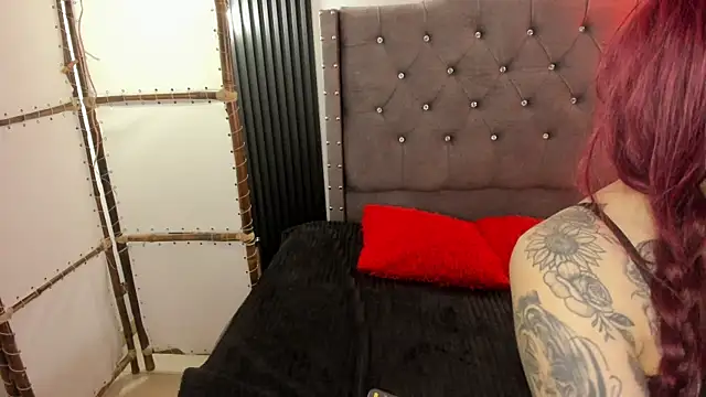 Scarbadgirl  online show from June 24, 3:16 am