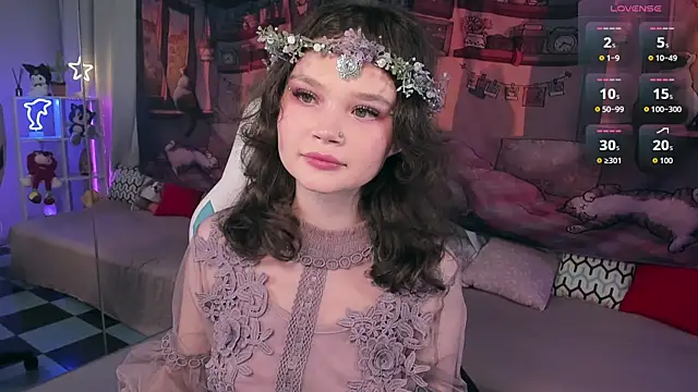 EmilyChaves online show from October 28, 4:24 pm