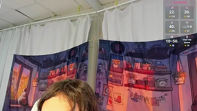 EmilyChaves online show from November 10, 6:25 pm