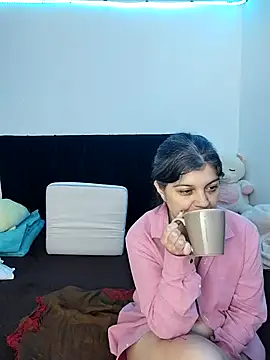 queemking online show from February 2, 10:53 pm