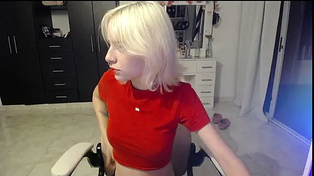 Snapshot of Elizabeth_rose02 chatting on September 29, 11:21 pm Elizabeth rose02 online show from September 29, 11:21 pm