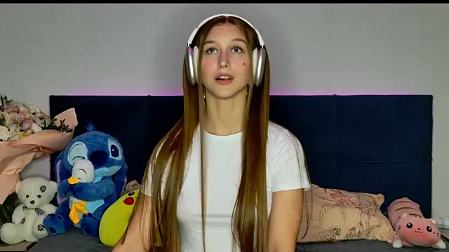 MissEmilyMiller online show from October 17, 4:54 pm