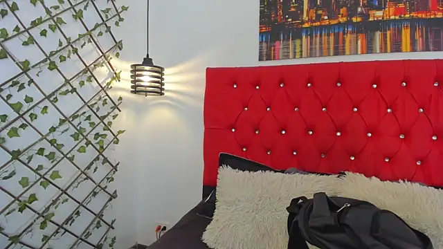 carolinacrus01 online show from October 25, 6:37 pm