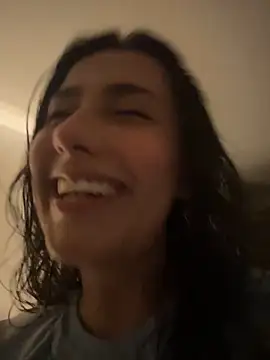 my aleja  online show from October 10, 11:53 pm