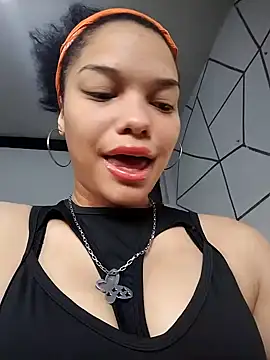 ChloeRaviss online show from December 5, 11:33 am