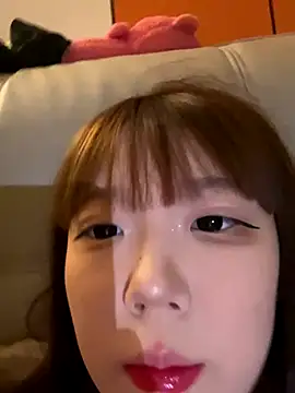 D-033 online show from November 7, 2:11 pm