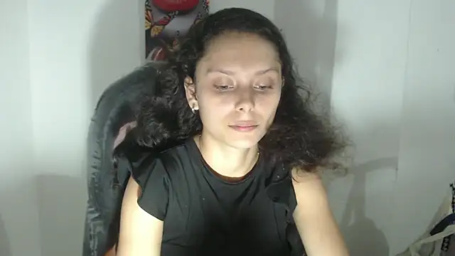 Snapshot of Lily_Jone7 chatting on October 2, 7:19 pm Lily Jone7 online show from October 2, 7:19 pm