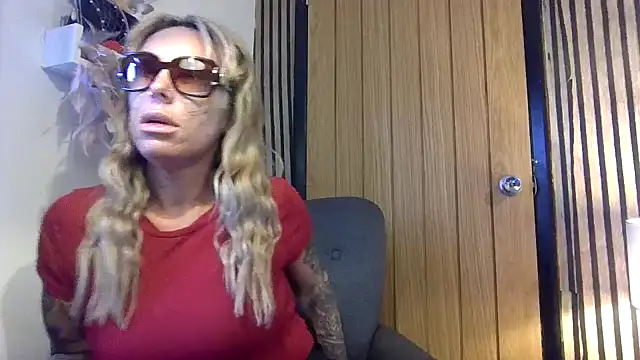 poppyinga1 online show from February 20, 9:44 am