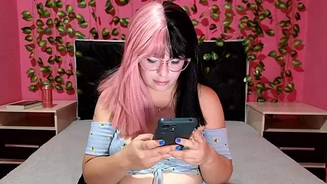 HollowLady 01 online show from November 21, 5:20 am