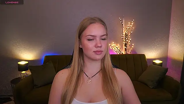 CelesteNoir online show from November 11, 8:11 am