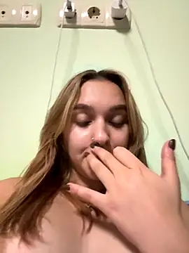 UrMuseOn online show from September 8, 8:30 pm