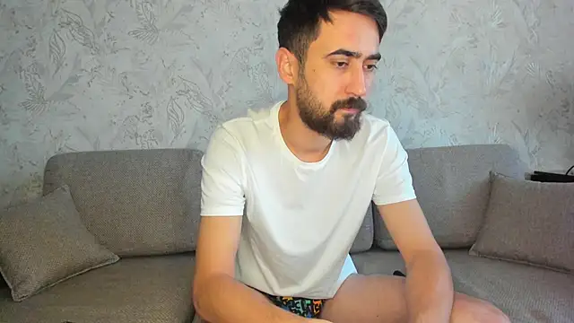 sophywhisper online show from October 3, 7:46 am