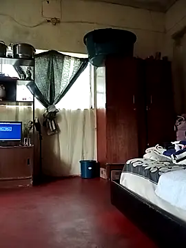 RFeltomWhitJ online show from November 28, 9:23 am