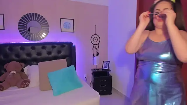 LolaVillalobos online show from February 10, 2:20 pm