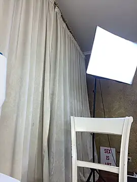 RosieBlossom online show from November 8, 9:20 pm