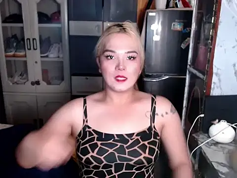 blonditax1111 online show from July 18, 10:40 am
