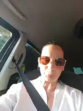 caro252 online show from June 1, 6:09 pm