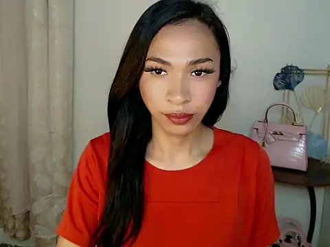 Annaloula online show from November 19, 1:33 pm