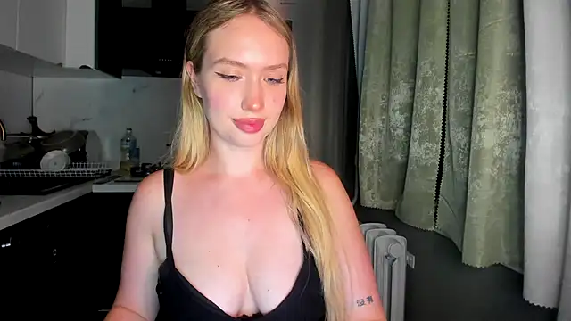 NicoleRiccii online show from September 27, 10:50 pm