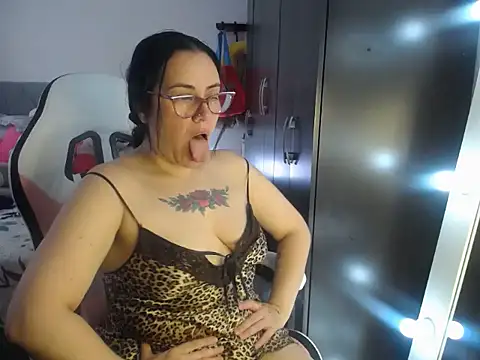 sweet adele  online show from October 24, 2:57 pm