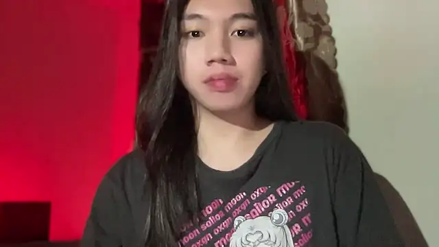 Snapshot of kat_mire chatting on October 19, 5:15 pm kat mire online show from October 19, 5:15 pm