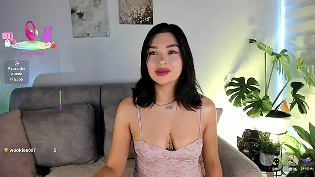 Estrer collins online show from November 24, 8:11 pm