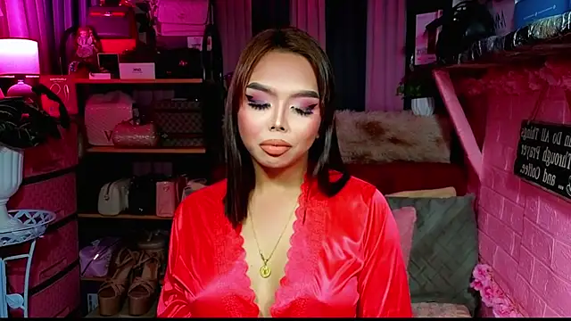 MoniqueCeleste online show from November 3, 2:37 am