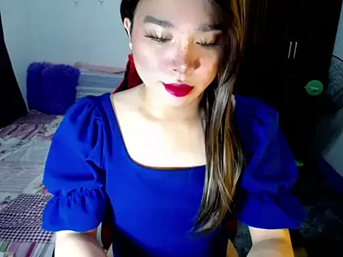 Snapshot of Urassiansweetcummer chatting on October 3, 2:16 am Urassiansweetcummer online show from October 3, 2:16 am