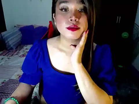 Snapshot of Urassiansweetcummer chatting on October 6, 4:51 am Urassiansweetcummer online show from October 6, 4:51 am