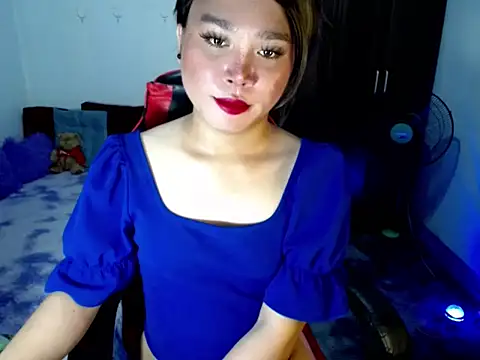 Urassiansweetcummer online show from April 11, 2:39 am