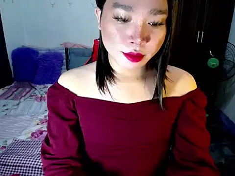 Snapshot of Urassiansweetcummer chatting on September 13, 1:57 am Urassiansweetcummer online show from September 13, 1:57 am