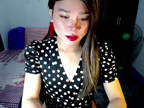 Urassiansweetcummer online show from October 23, 2:06 am