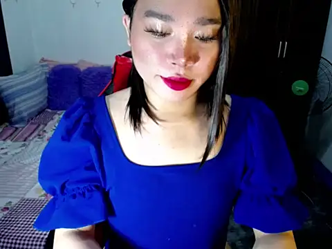 Snapshot of Urassiansweetcummer chatting on September 24, 2:54 am Urassiansweetcummer online show from September 24, 2:54 am