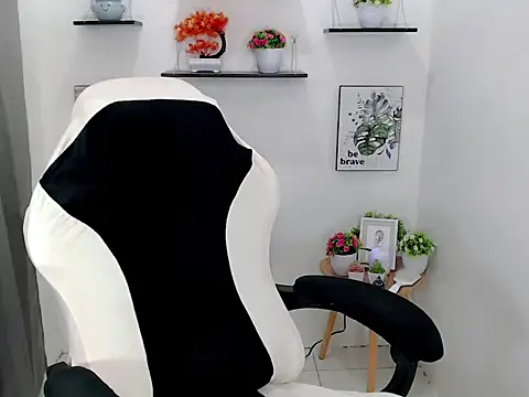 liane mei online show from April 1, 8:26 am