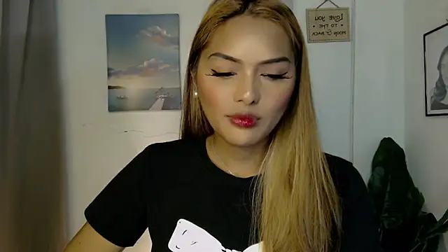 Wena Larson88 online show from September 18, 9:19 am